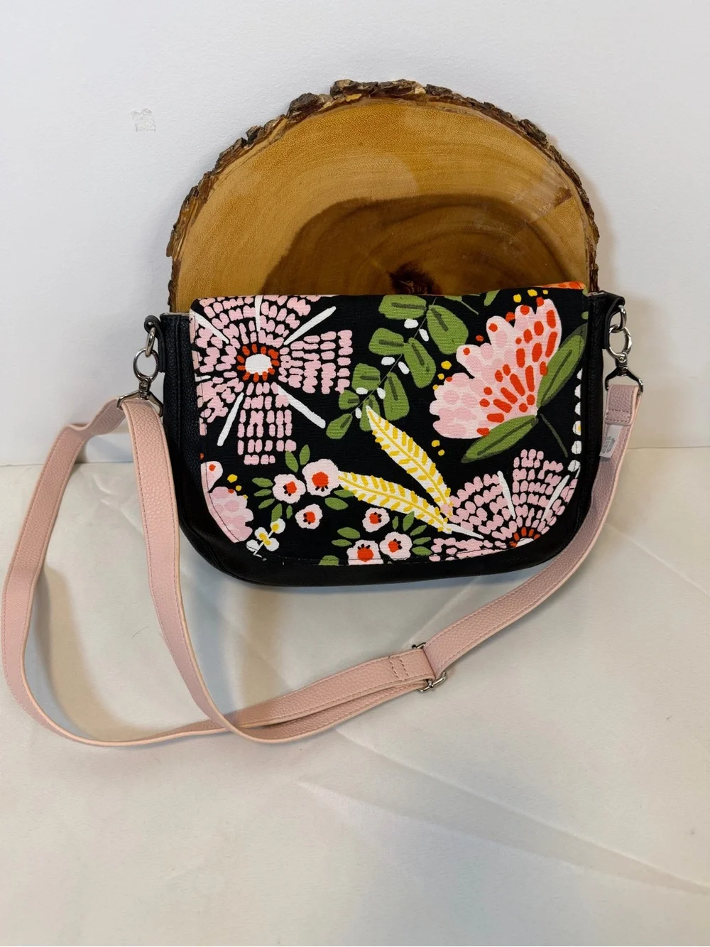 Thirty One Studio Classic Convertible Pebbled Black Leather Crossbody Bag Floral